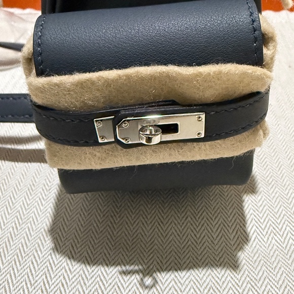 2025 Brand New Hermes Mini Kelly Jump Backpack - Gris Misty - PHW - K Stamp - Picture 6 of 13